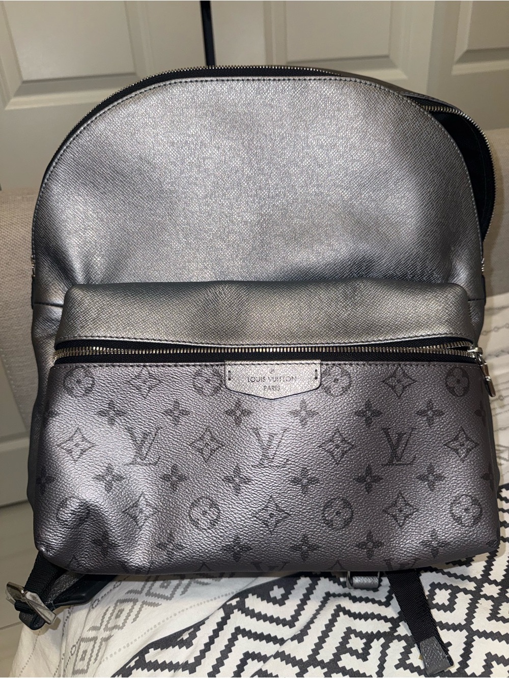 Louis Vuitton Black Textured Leather Interior Tag - Picture 15 of 16